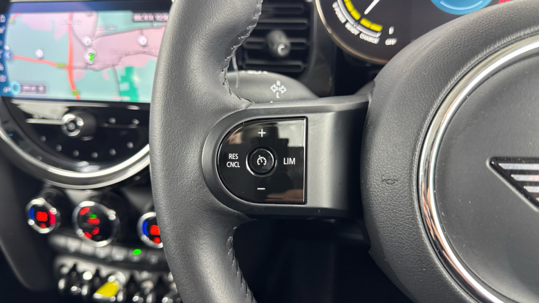 MINI Hatchback 135kW Cooper S Level 1 33kWh 3dr Auto Electric Hatchback